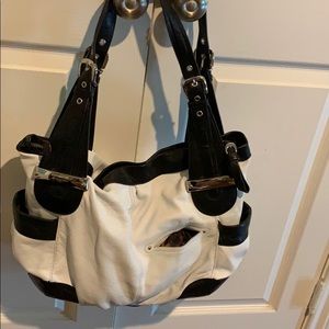 B Makowsky dbl handle shoulder bag 100% leather